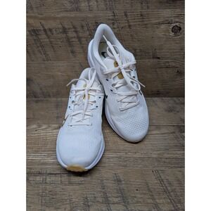 Nike Quest 6 Women's 9 White Gold Running Training Athletic Sneaker Gym
